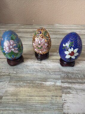 Set of 3 Asian Cloisonné Enamel Floral Eggs w/Wooden Stands Vintage Pre-owned